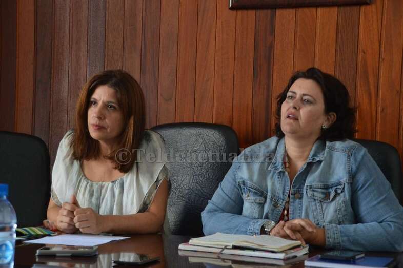 La actual vicealcaldesa Carmen Hernández y la concejala de Economía y Hacienda, Celeste López (Foto TA)